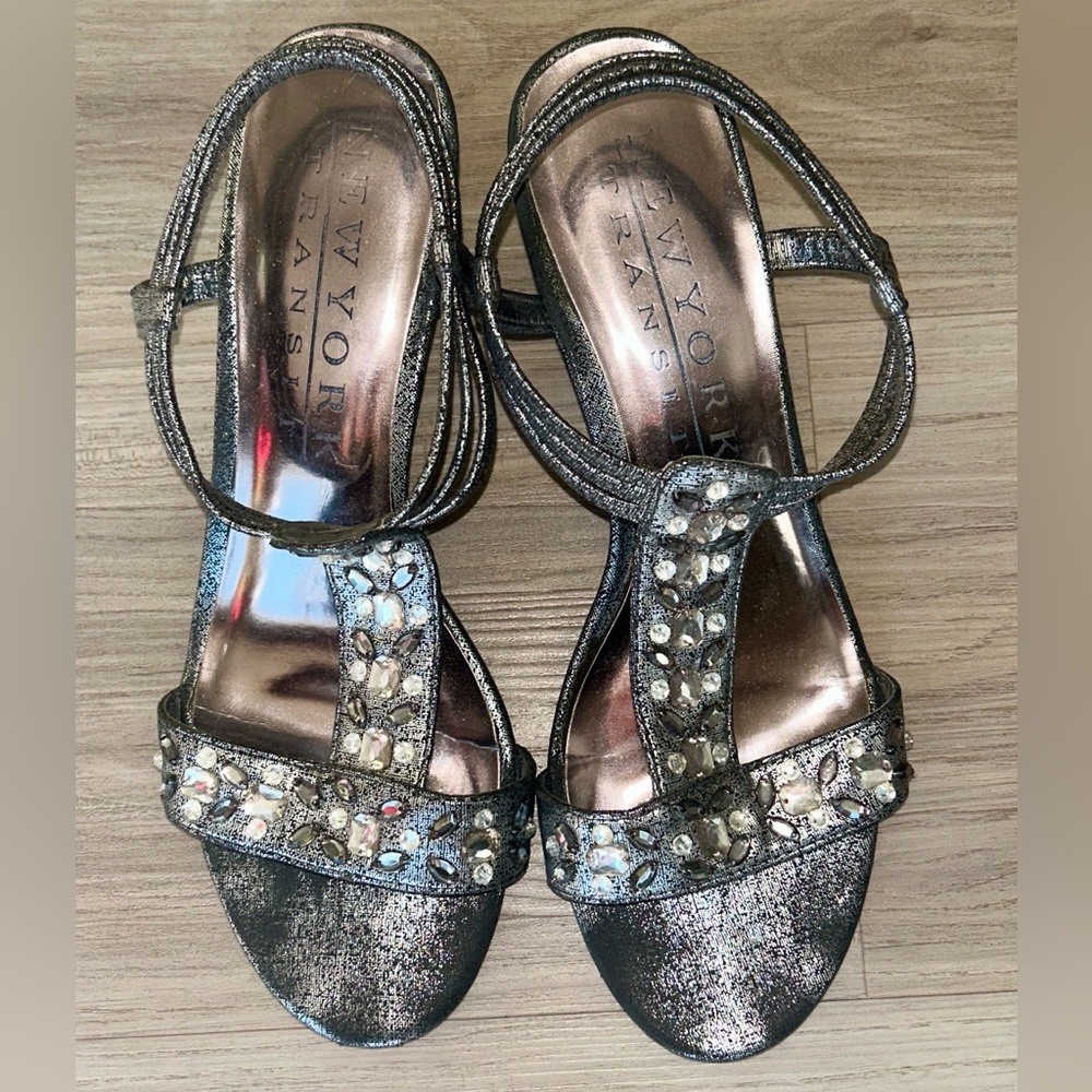 New York Transit Wedge Heel 8M Strappy Sandals Metallic Rhinestones Slip On Glam